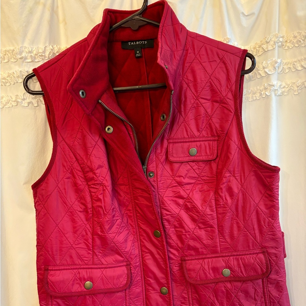 Talbots Medium women’s winter vest with fleece lining.  Red.